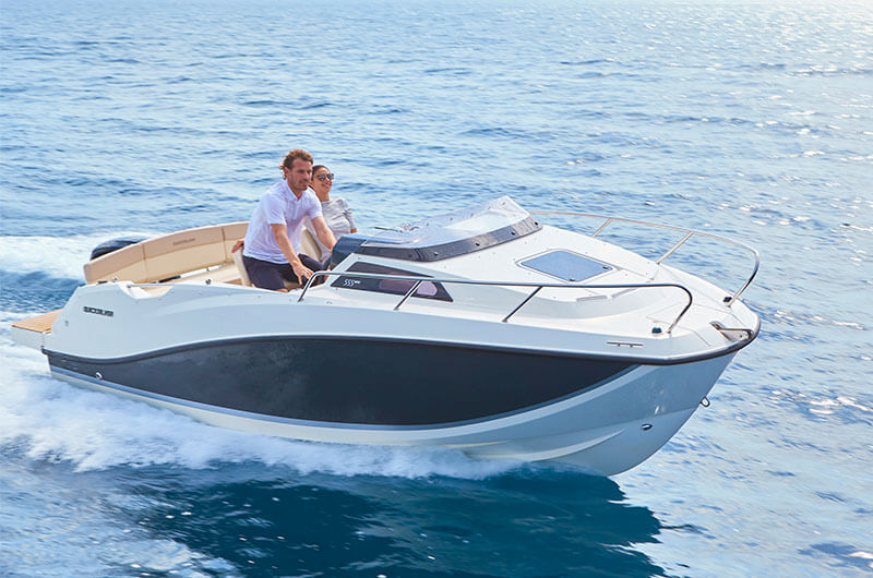 Captur 555 Pilothouse
